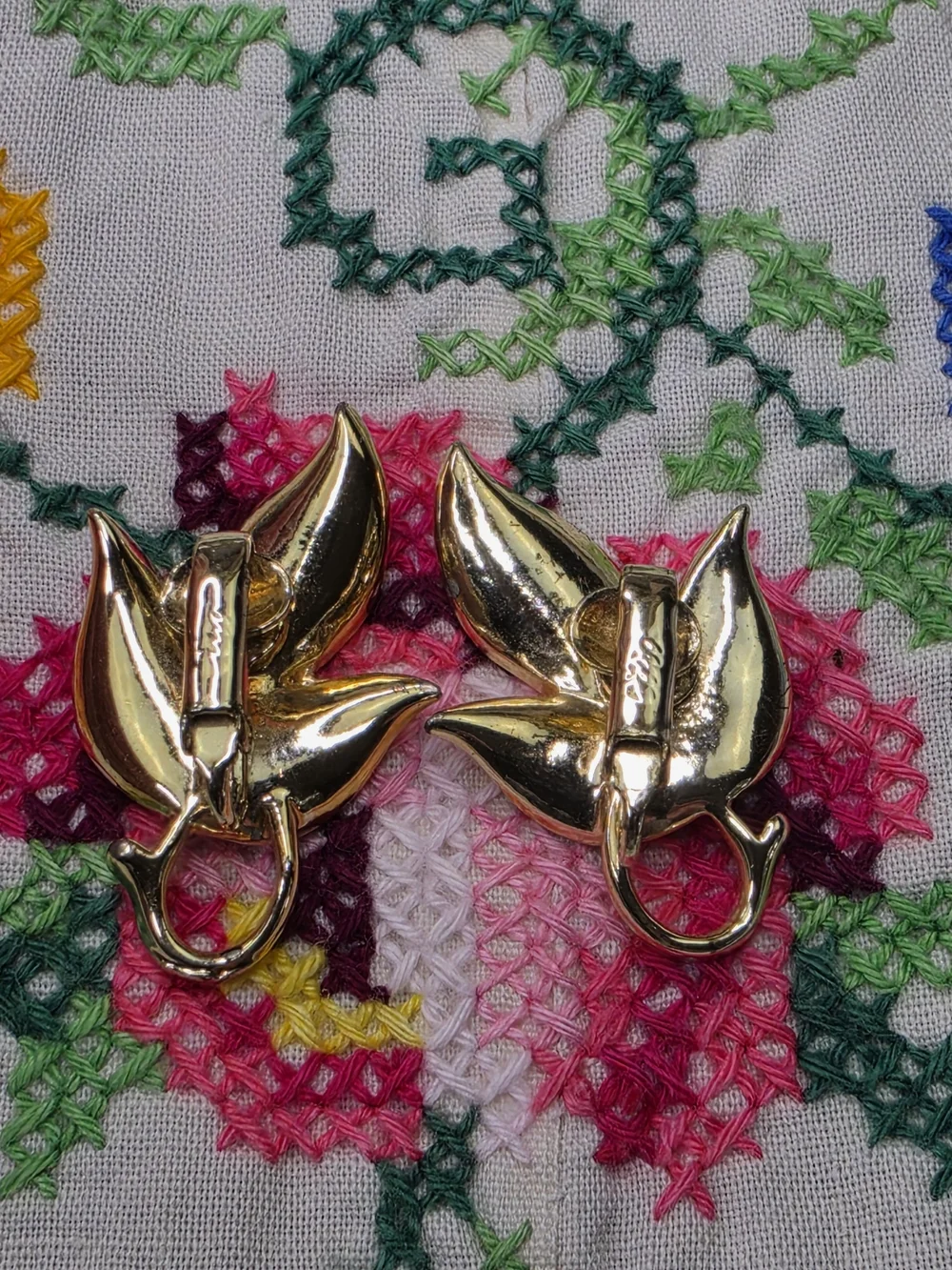 Vintage Coro Gold-Tone Pink Enamel Leaf Clip-On Earrings 1 3/8